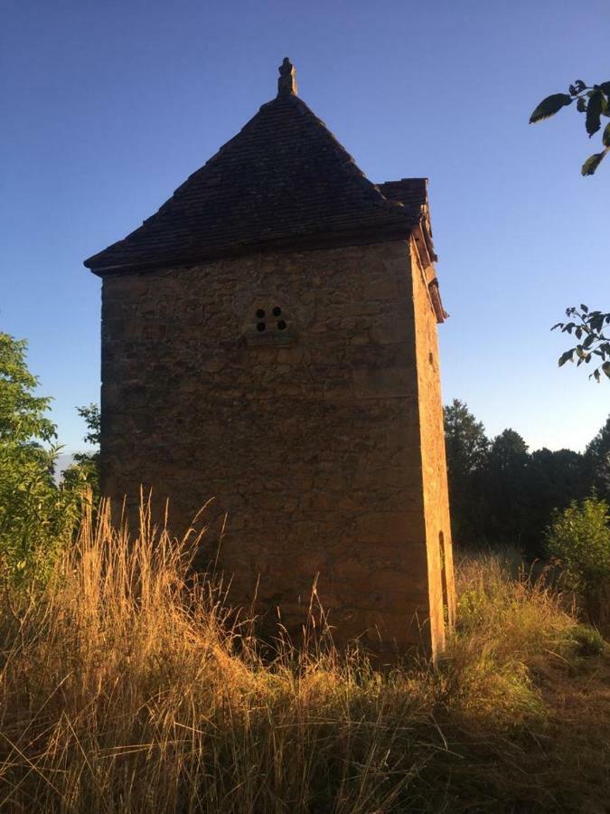 Location De Vacances A Gourdon En Bouriane Exterior photo